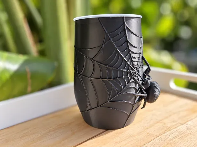 Planter Spider — Image 3 of 8