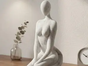 Quiet Presence – Minimalist Feminine Sculpture