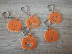 Single color multi piece Jack-o'-lantern keychain pack