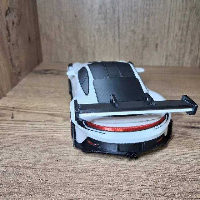 911 GT3 RS 1/24 SCALE MODEL NO AMS — Image 6 of 8