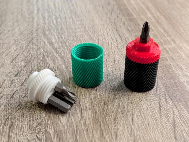 Mini screw cap 5-bit magnetic keyring screwdriver — Image 4 of 5