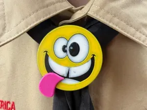 Silly face woggle