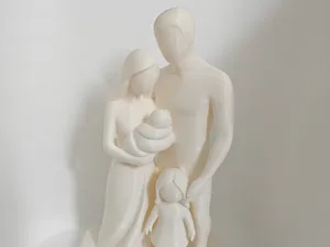Statue Familie mit Baby und Tochter