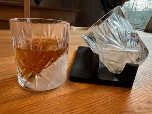 Ice Glass Angle holder for drink