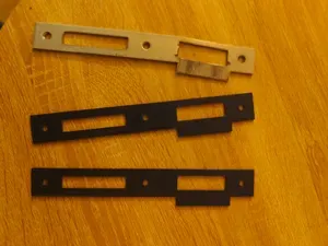 Têtière serrure de portail/Gate Lock Strike Plate