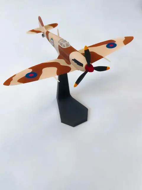Supermarine Spitfire – Desert Camo (1:72 Scale) — Фото 4 из 5