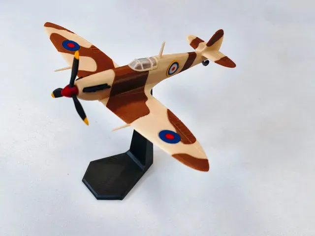 Supermarine Spitfire – Desert Camo (1:72 Scale) — Фото 2 из 5