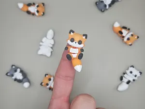 Roxxie – Tiny Flexi Fox Fridge Magnet