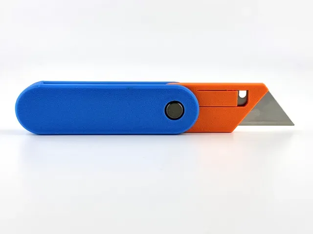 Folding Utility Blade - Safety Version (tutorial) — Image 7 of 7