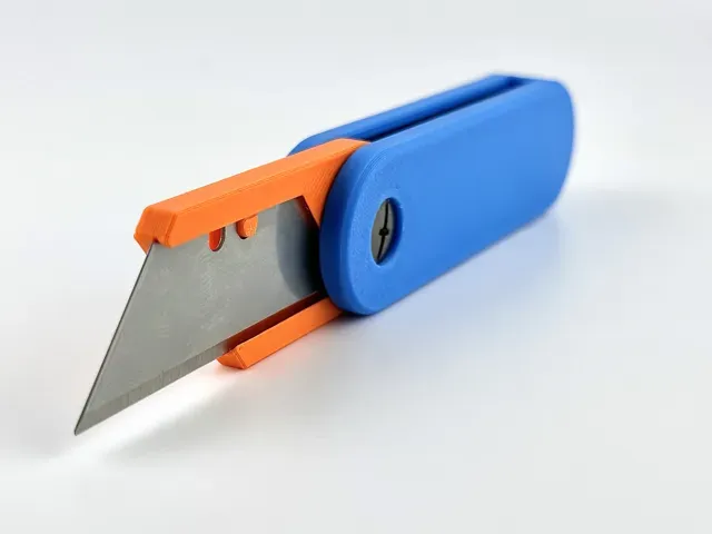 Folding Utility Blade - Safety Version (tutorial) — Image 3 of 7