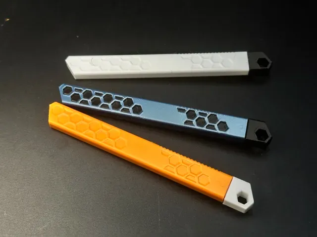 Slim Utility Blade Holder - 9mm Blades — Image 3 of 3