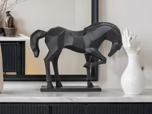 Low Poly Horse Sculpture