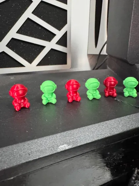 Mini Astronaut – Your Pocket-Sized Space Companion — Image 5 of 8