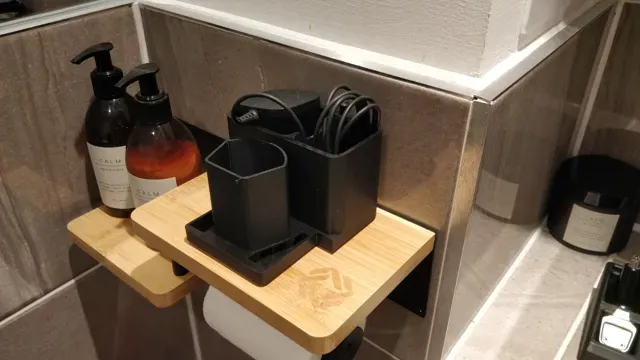 Philips 3000 Shaver Mount/ Holder - UK Edition — Image 3 of 4