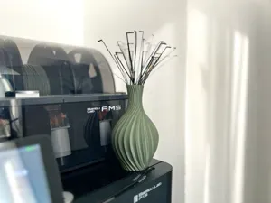 Twisted Purge Line Vase
