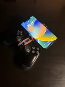 iPhone 11/12/13 (Pro) mount for PS4 Controller no Rubber band