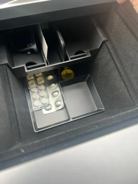Tesla Model 3/Y console tray (slideable) — Фото 2 из 5