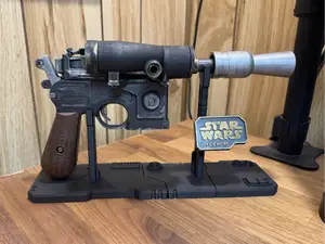 DL-44 Blaster Stand