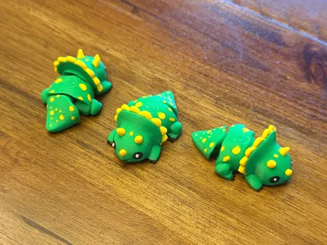 Mini Flexi Triceratops – Print in Place Dino — Image 2 of 3