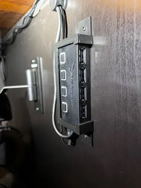 Sabrent 4-port USB Hub Mount — Image 3 of 3