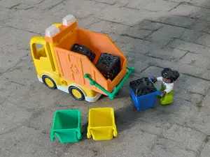Duplo garbage truck set