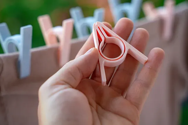 Clothesline Clip - Springless Laundry Peg — Image 13 of 16