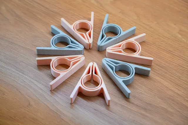 Clothesline Clip - Springless Laundry Peg — Image 15 of 16