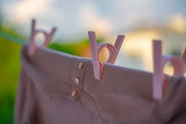 Clothesline Clip - Springless Laundry Peg — Image 9 of 16