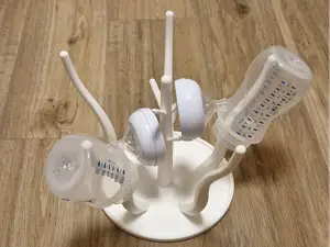 Dryer for baby bottles and dummy