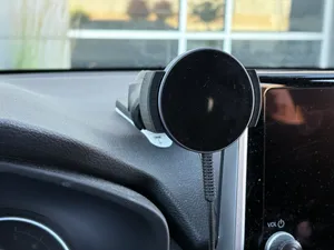 Car Dash Magsafe Phone Mount - Command Strips