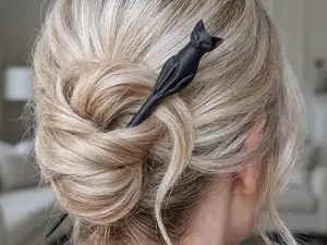 Modern black cat hairpin v.2