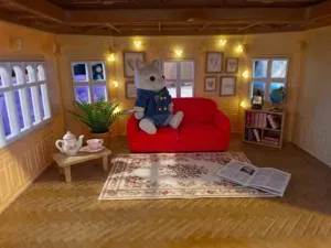 Miniature Romantic Loveseat sofa 1:12 Sylvanian