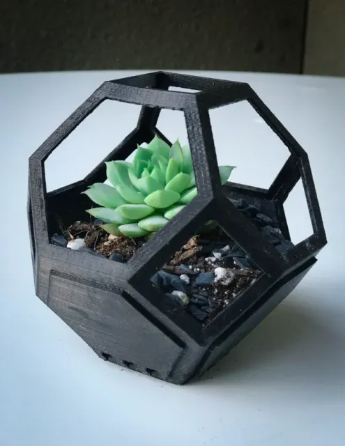 Plantygon - Modular Geometric Stacking Planter — Image 7 of 9