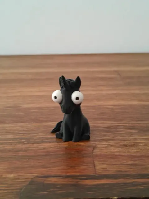 Funny Sitting Derpy Googly-Eyed Unicorn — Фото 6 из 7