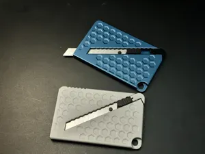 Credit Card-Sized Utility Knife - 9mm Blades