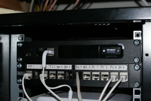 Unifi Cloud Key Gen 2 Rack Mount / Keystone — Фото 2 из 15