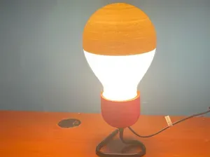 LAMPADINA DA TAVOLO CON LUCE BASSA