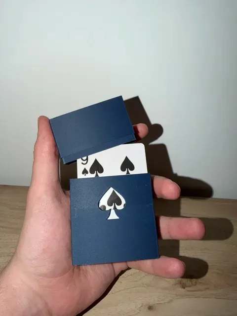 Boite pour jeu de cartes — Image 3 of 6