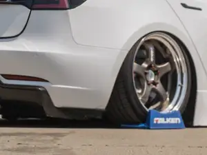 Tesla Model 3 Rear Spat