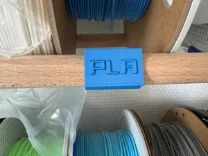Filament clip-on label clip for 18mm rods