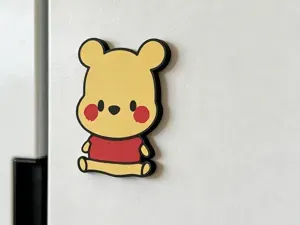 小熊维尼多色打印冰箱贴-可爱卡通徽章-动漫磁吸家居装饰-预留4X2孔位