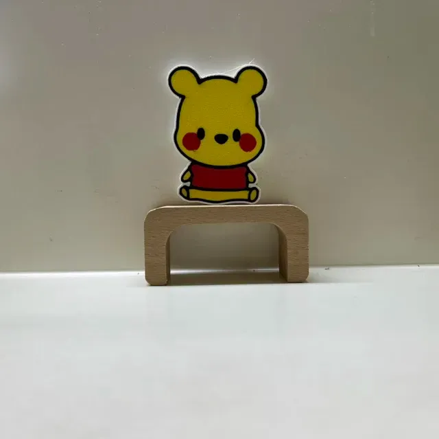 小熊维尼多色打印冰箱贴-可爱卡通徽章-动漫磁吸家居装饰-预留4X2孔位 — Фото 2 из 2