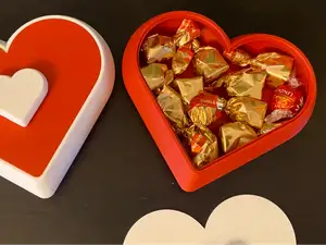 Large Valentine's Heart Gift Box with Lid!