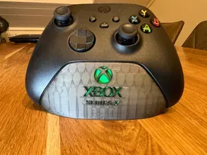 Smooth and clean Xbox Controller Stand Series X / Series S