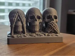 Skull Trio Statue: See Hear Speak No Evil