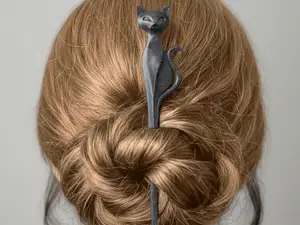Black cat hairpin