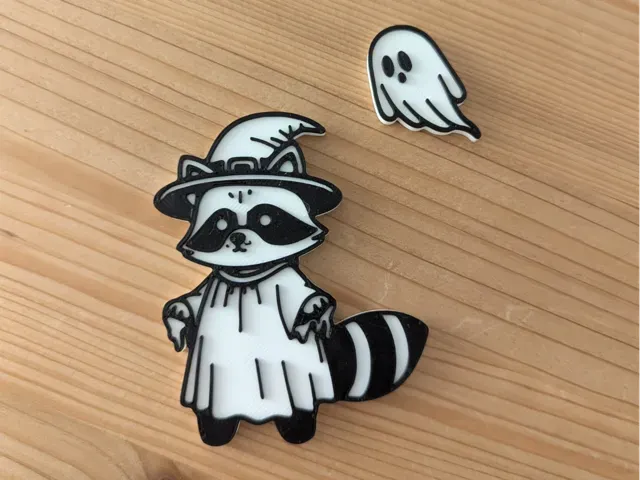 Raccoon Ghost / Halloween Pedro Magnet