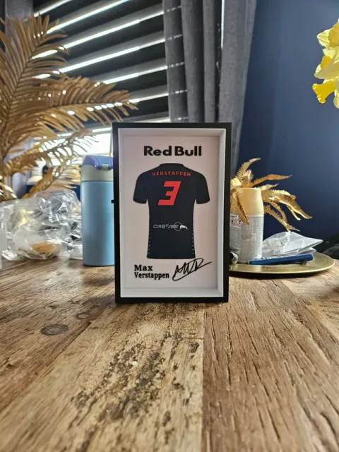 Red Bull Max Verstappen Jersey Display — Фото 5 из 6