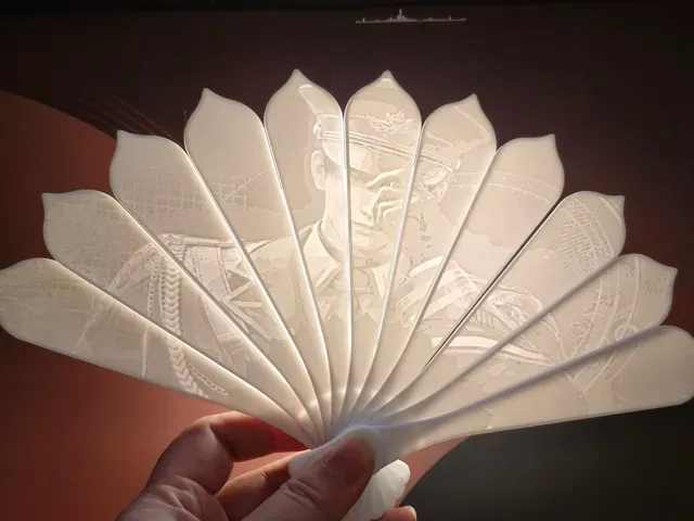 夏以昼透光浮雕折扇 — Image 2 of 3