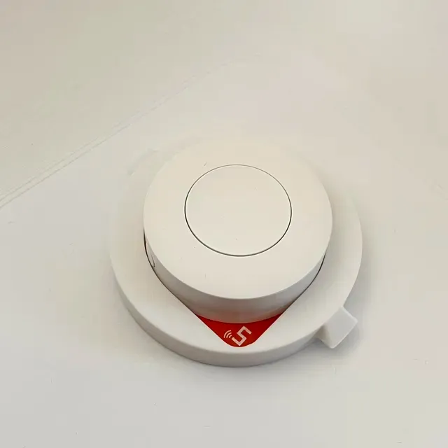 Square Wall Mount Twist-Lock SONOFF SNZB-01P — Image 3 of 4